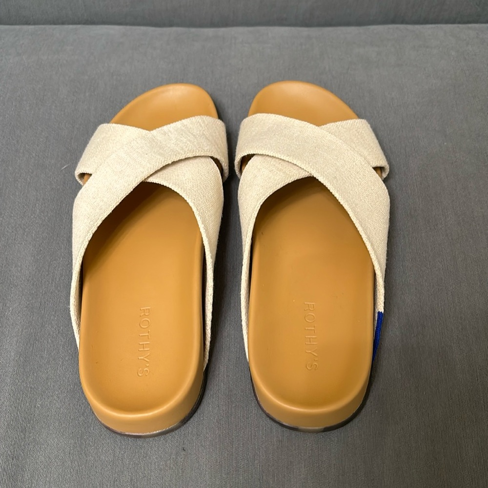 Rothy’s Weekend Slide in Oat